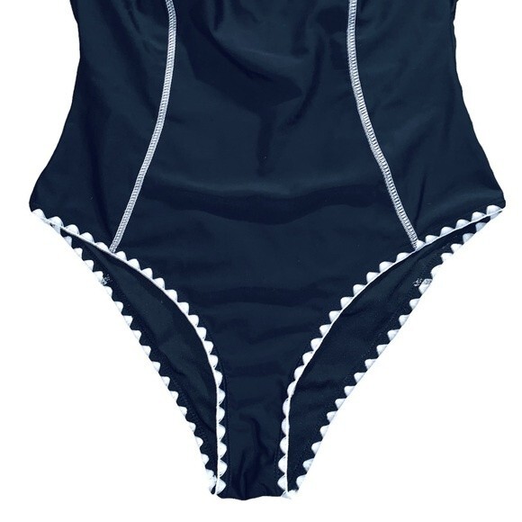 CUPSHE NWOT One Piece Swimsuit Black White Crochet Trim Size M - Picture 3 of 10